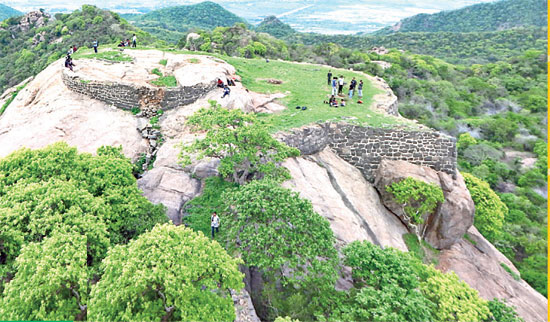 Kondapalli Forest Trecking Photos 01 Eenadu 22-12-2018
