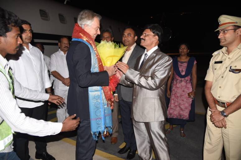 britain past president welcomed at vga airport photo