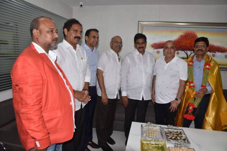 Lalitha Jewelary Inauguration Photos 01.jpg